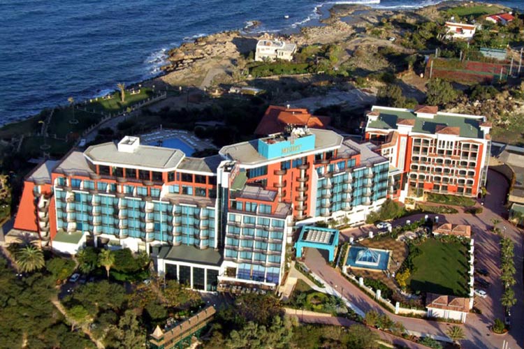 Merit Crystal Cove Otel